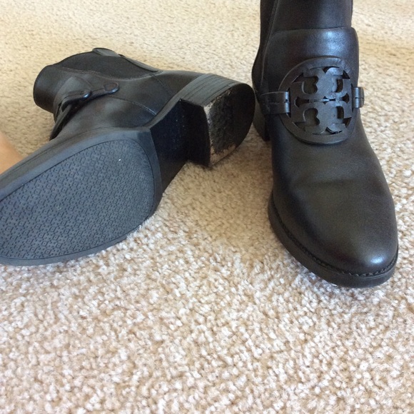 Boots - Picture 2 of 5